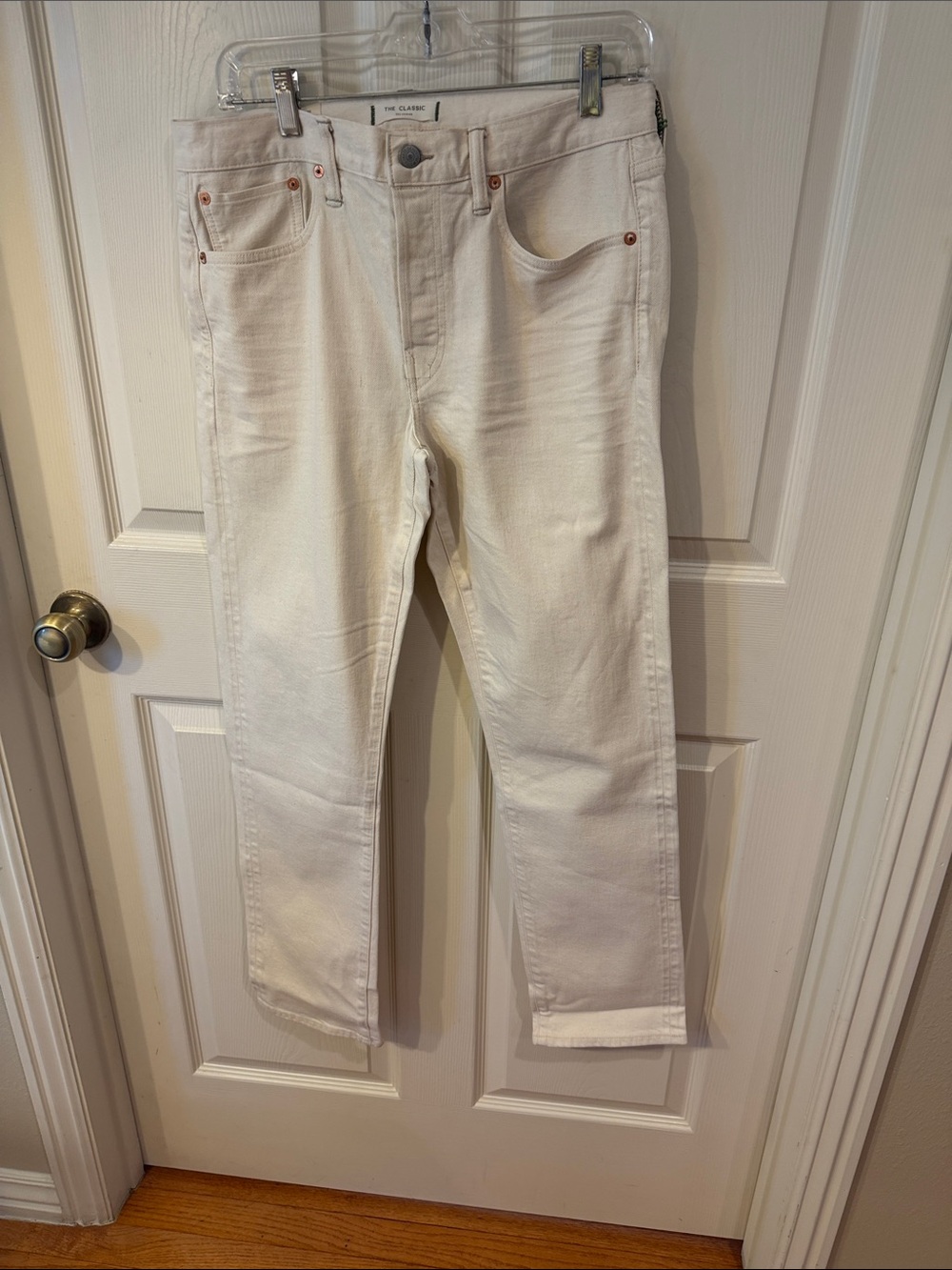 American Eagle AE77 The Classic Straight Jeans for Men Sz 30/32.  NWT. Box39